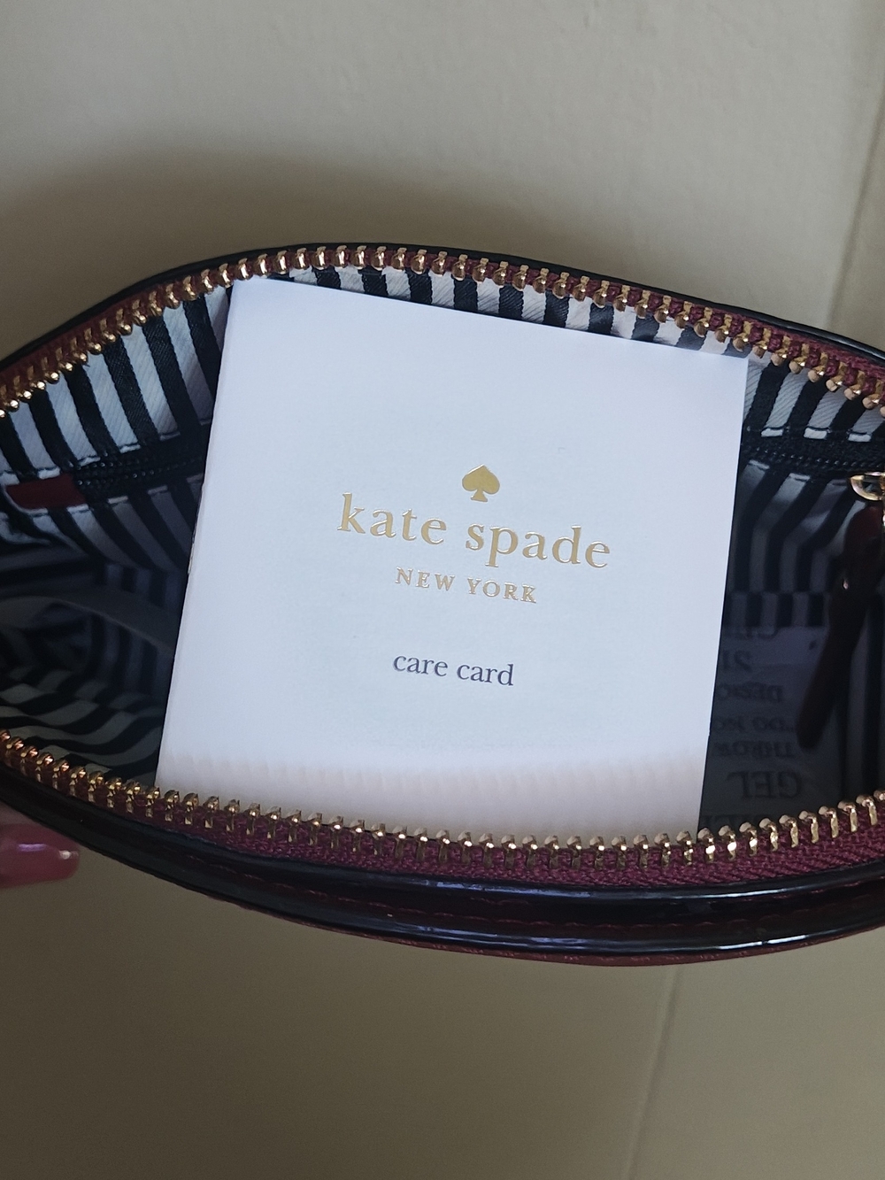 kate spade wine red cow leather crossbody with gold chain strap - Picture 6 of 7
